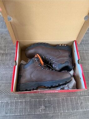 Brown Coleman Boots New in Box size 10